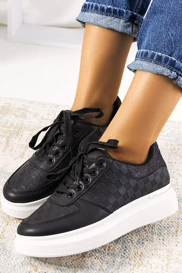 Čierne topánky na... 2