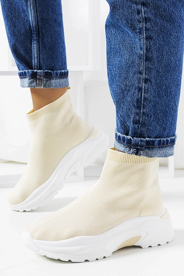 Pieskového odtieňa vysoké...