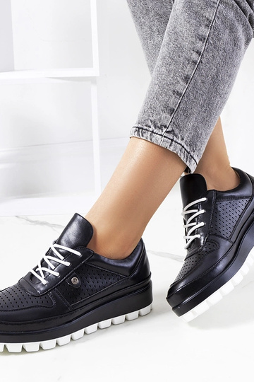 Čierne priedušné športové...