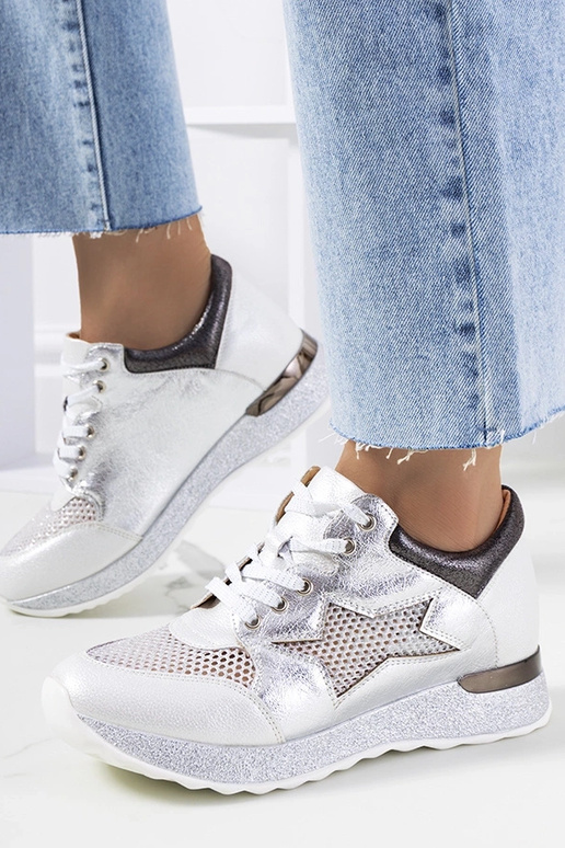 Biele metalické šnurovacie tenisky...