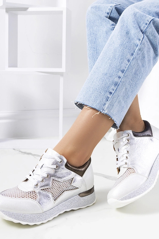 Biele metalické šnurovacie tenisky...