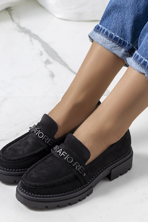 Čierne mokasíny na traktorskej...