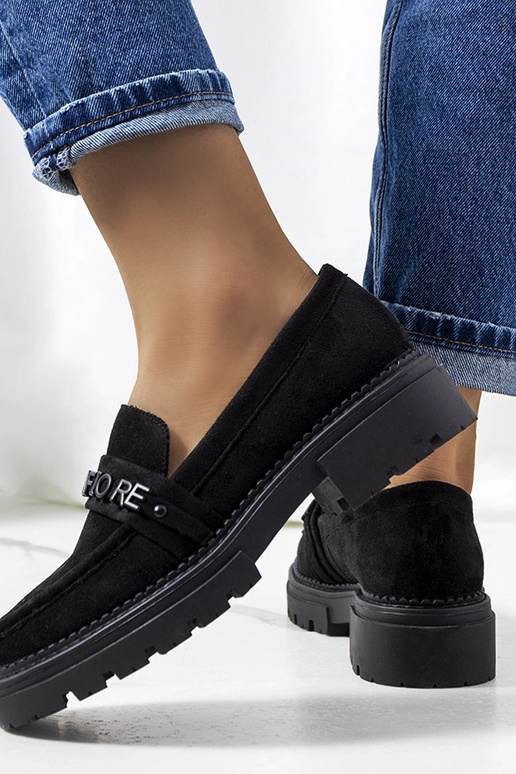 Čierne mokasíny na traktorskej...