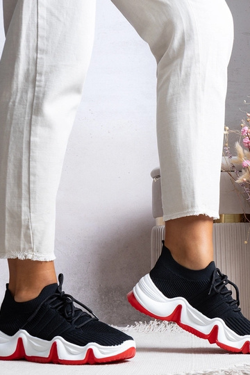 Čierne športové tenisky...