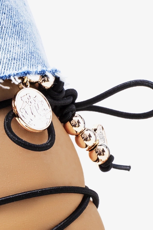 Čierne lakované sandále Albertis