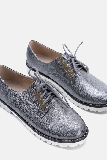 Šedé lesklé detské topánky... 2