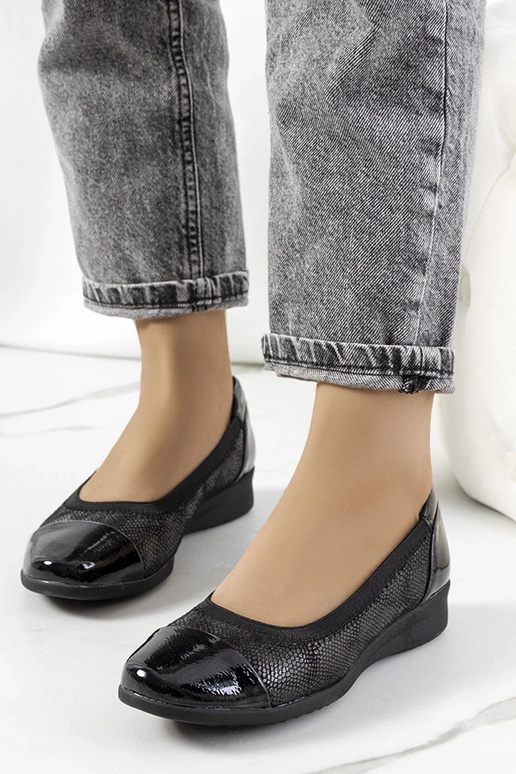 Čierne topánky, „Mercer"