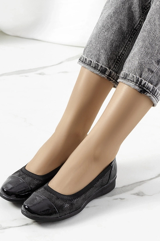 Čierne topánky, „Mercer"