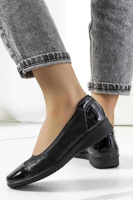 Čierne topánky, „Mercer"