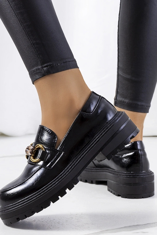 Čierne mokasíny, „Kemze"