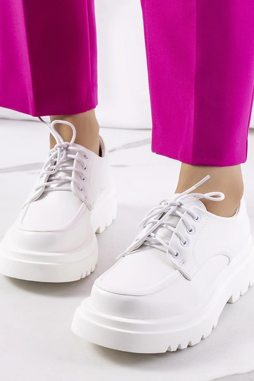 Biele oxfordky, „Nunes"