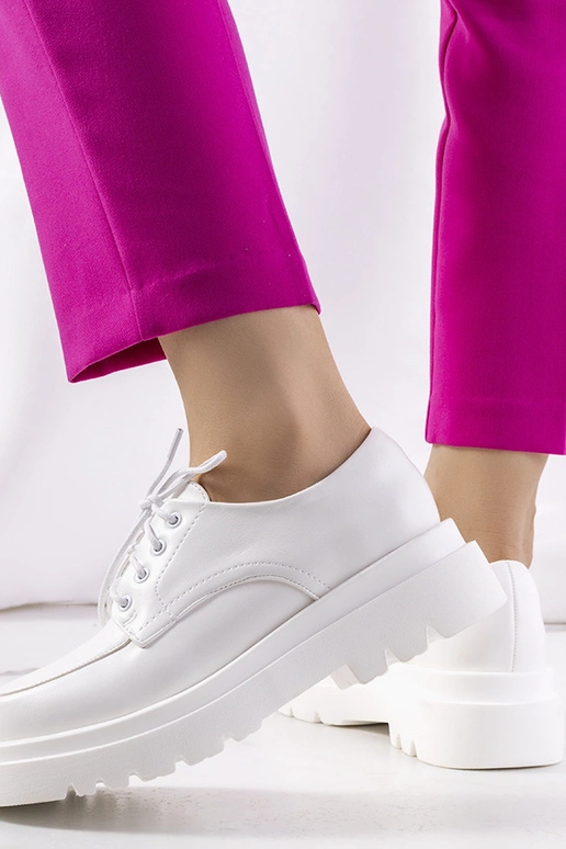 Biele oxfordky, „Nunes"