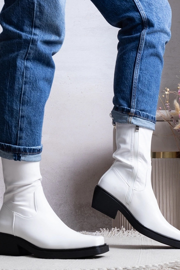 Biele čižmy na podpätku,...
