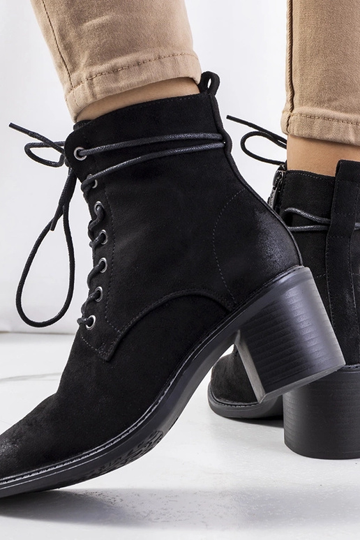 Čierne semišové členkové čižmy Sanlow