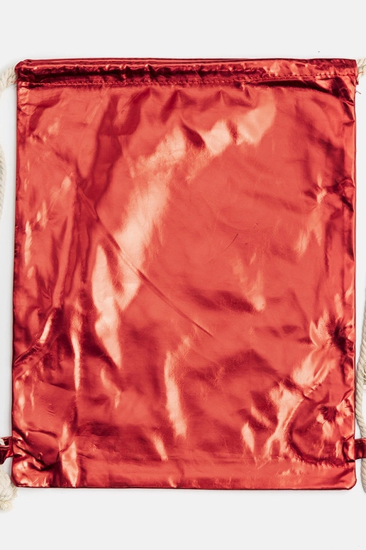 Ernesov červený ruksak