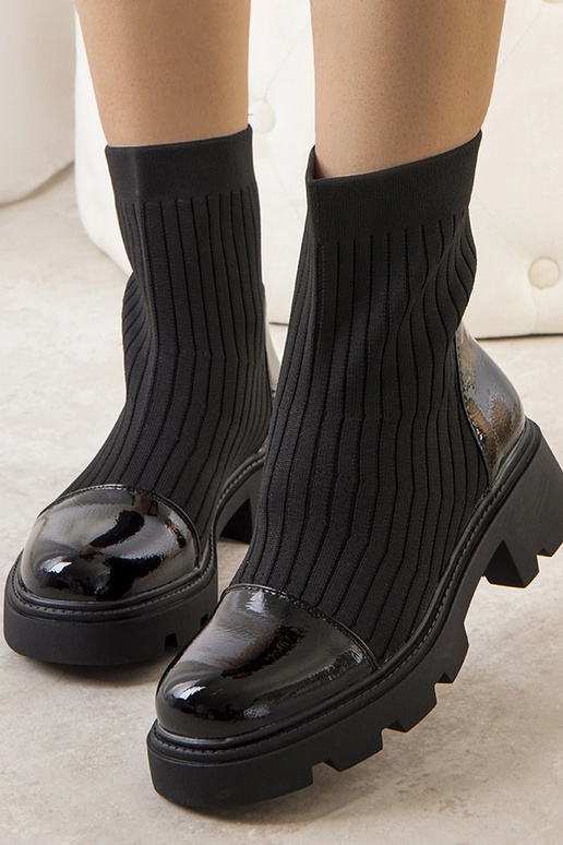 Čierne členkové čižmy s elastickým...