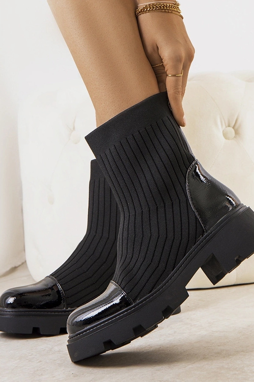 Čierne členkové čižmy s elastickým...