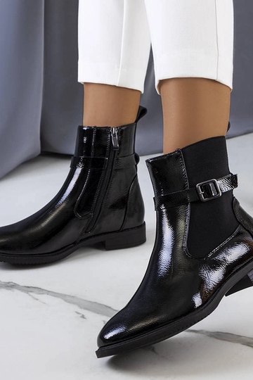 Čierne lakované zateplené...