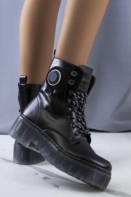 Čierne dámske členkové čižmy Laureano