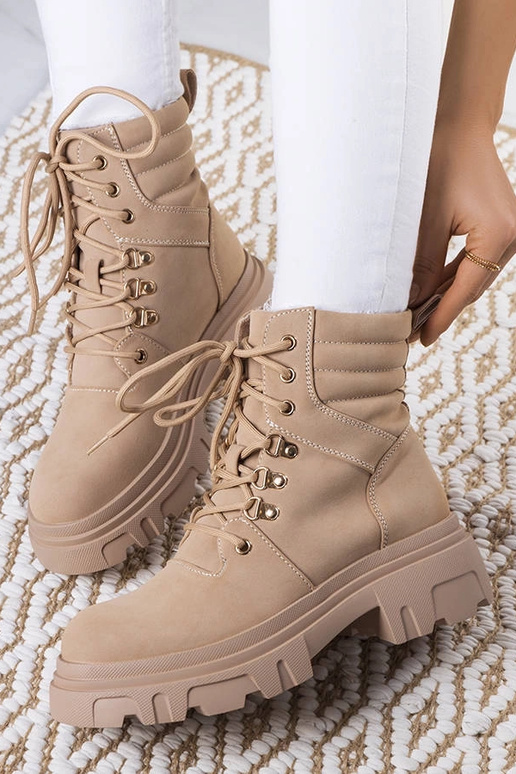 Béžové členkové čižmy s masívnou...