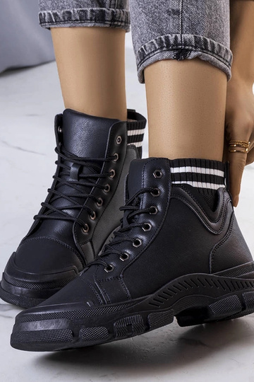 Čierne zateplené čižmy...