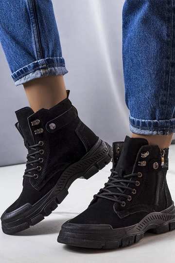 Čierne izolované topánky z... 2