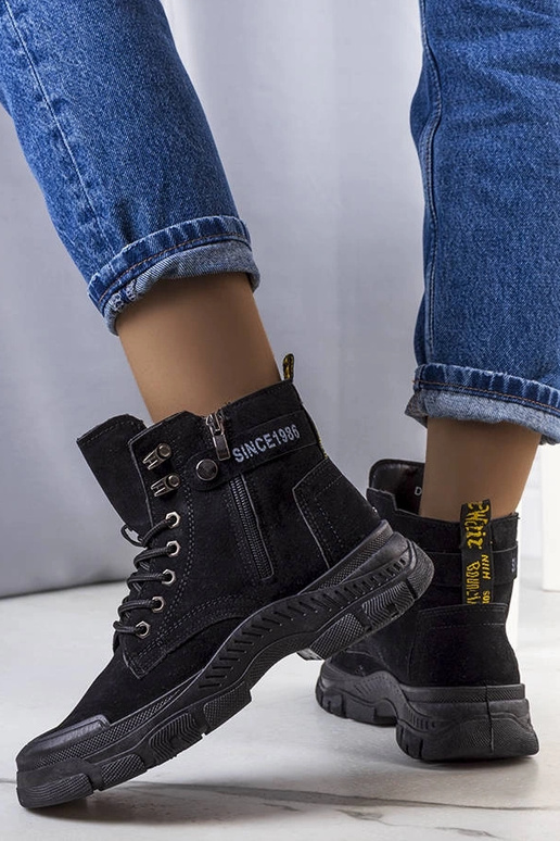 Čierne izolované topánky z umelej...