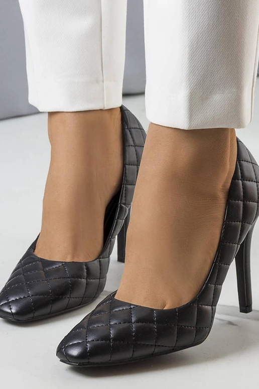 Nadelia čierne prešívané lodičky