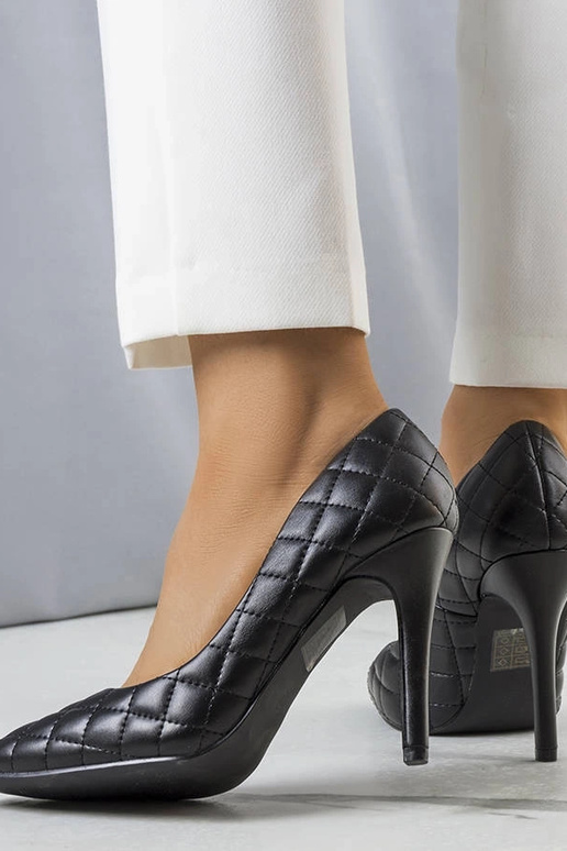 Nadelia čierne prešívané lodičky