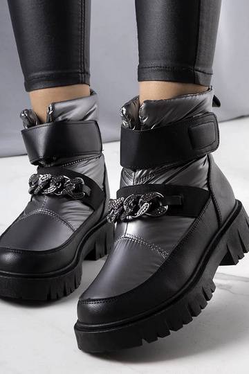 Strieborné snehové topánky...