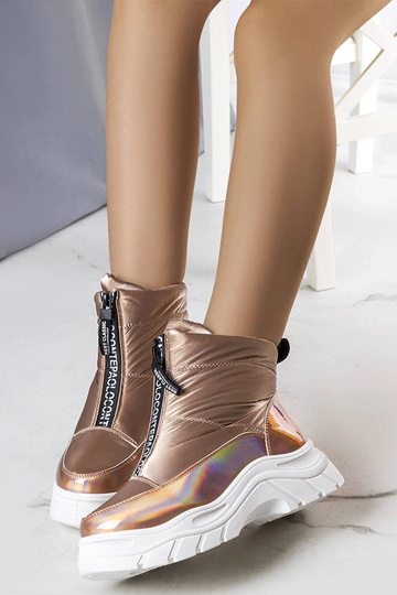 Zlaté lakované zimné...