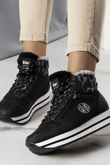 Čierne zateplené čižmy... 2