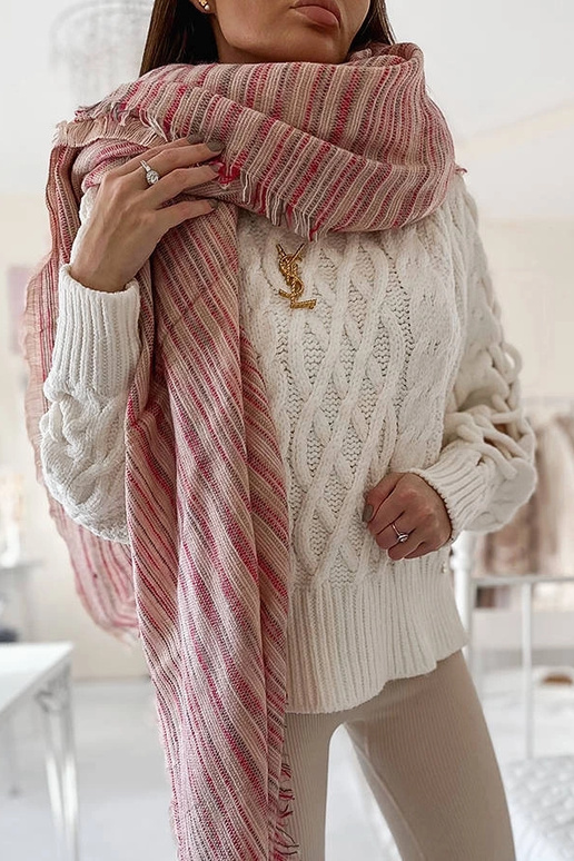 Ružový šál od Nyomi