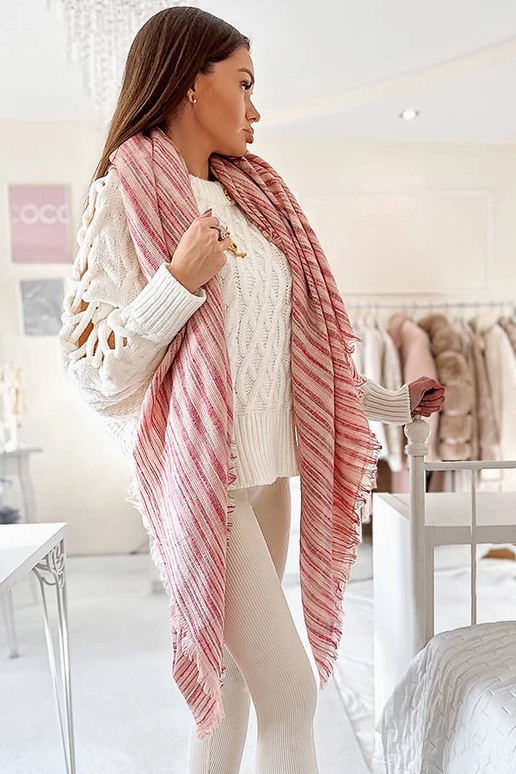 Ružový šál od Nyomi