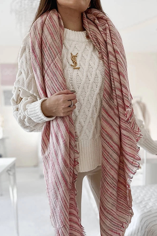 Ružový šál od Nyomi