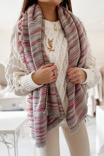 Nyomin fialový šál