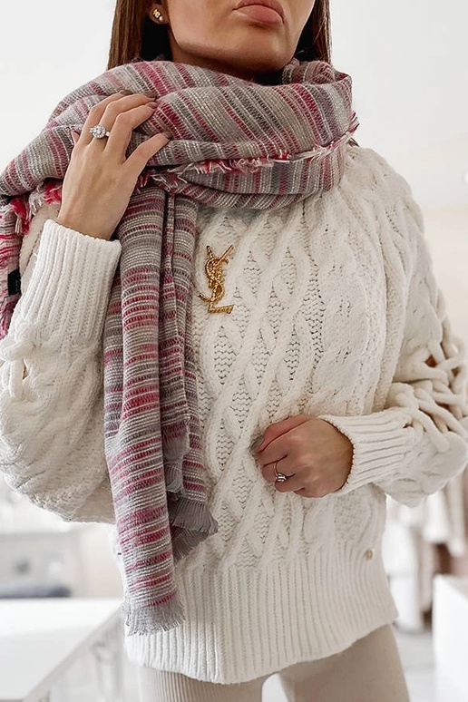 Nyomin fialový šál