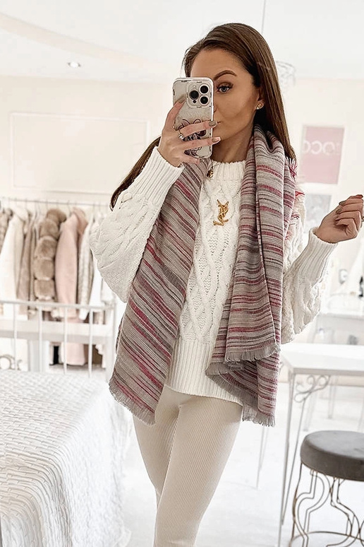 Nyomin fialový šál