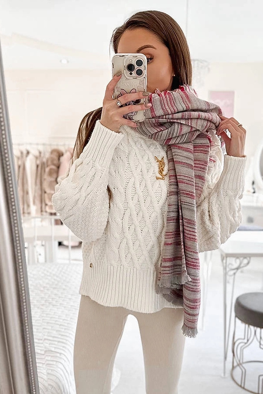 Nyomin fialový šál