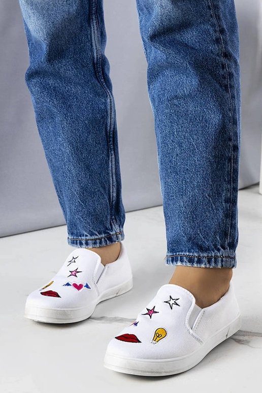 Biele látkové tenisky s nášivkami Anais