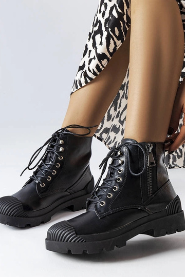 Čierne dámske pracovníčky... 2