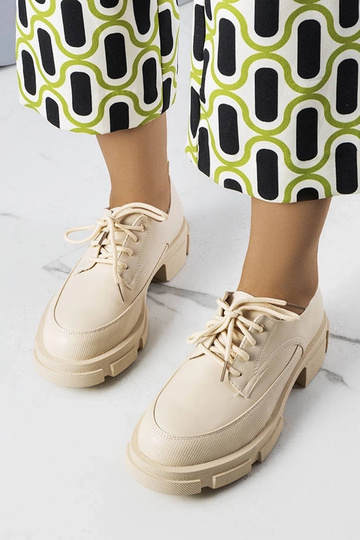 Béžové topánky s masívnou... 2