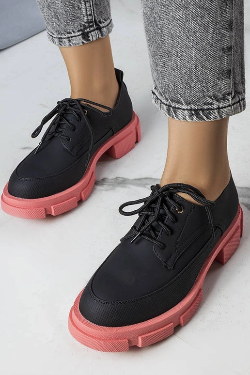 Čierne poltopánky s masívnou...