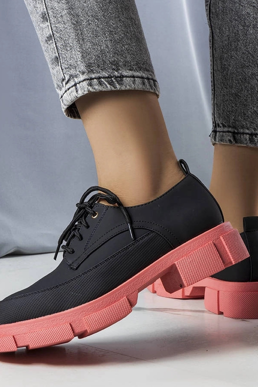 Čierne poltopánky s masívnou...