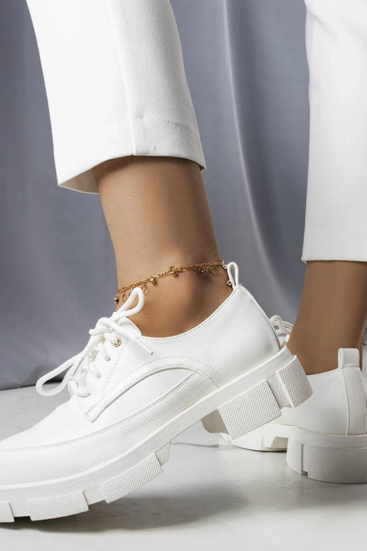 Biele poltopánky na masívnej...