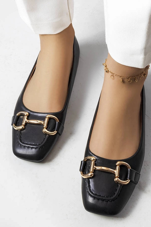 Čierne balerínky so zlatým zdobením Iris