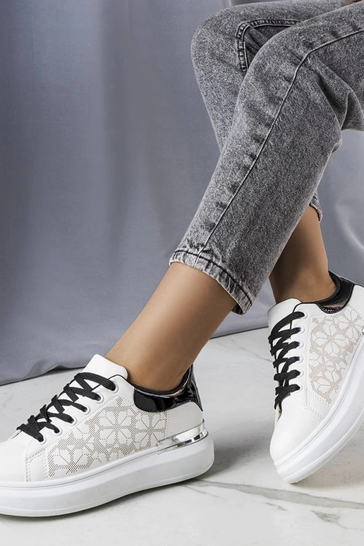 Čierno-biele perforované tenisky Erin