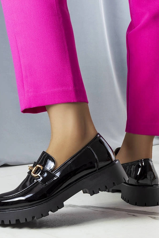 Čierne lakované poltopánky Simard