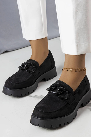 Čierni páni zdobení...