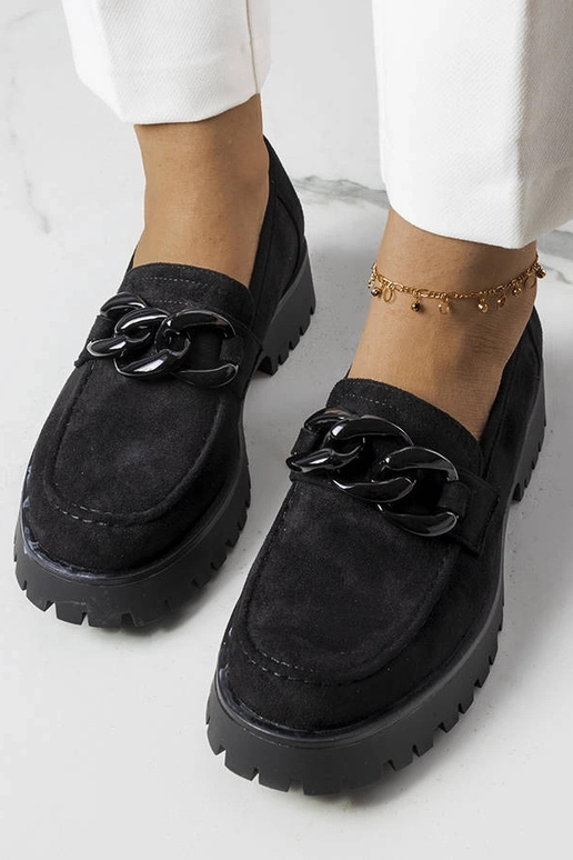 Čierni páni zdobení retiazkou Arpin